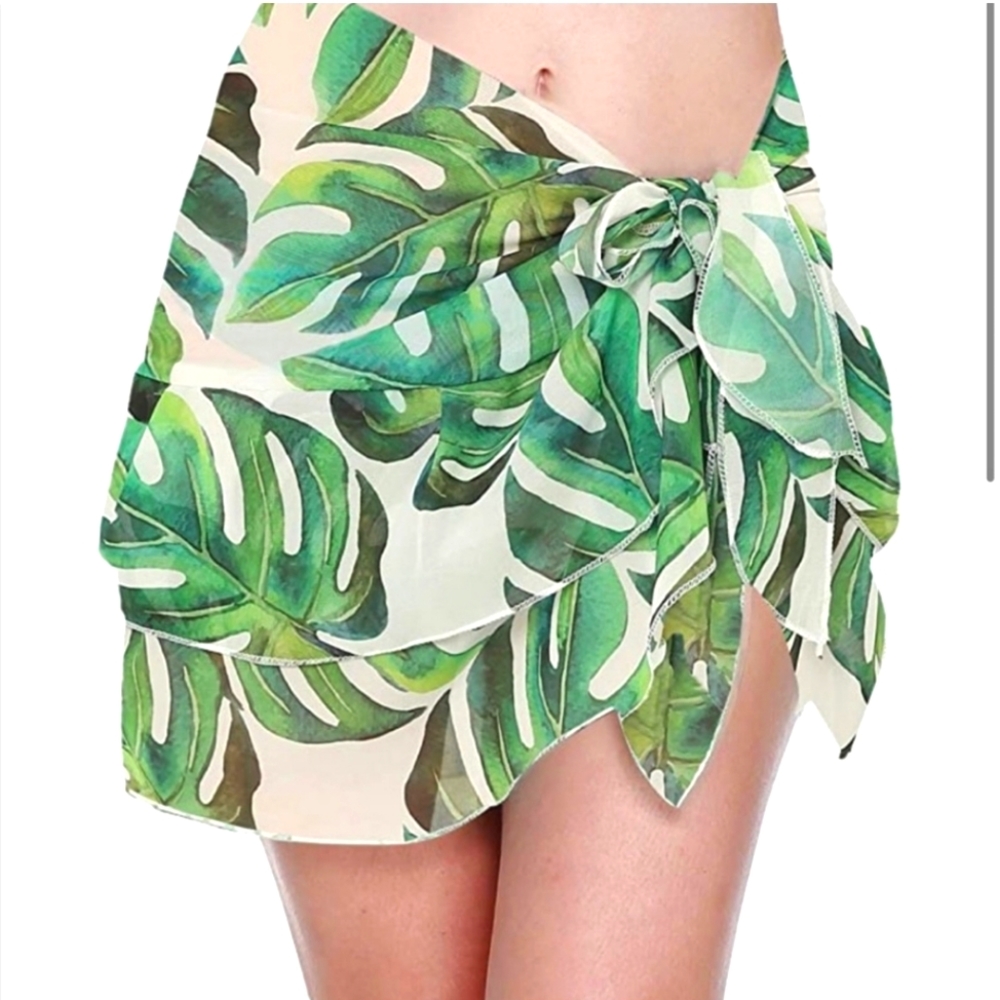 Green and White Tropical Leaf Sarong